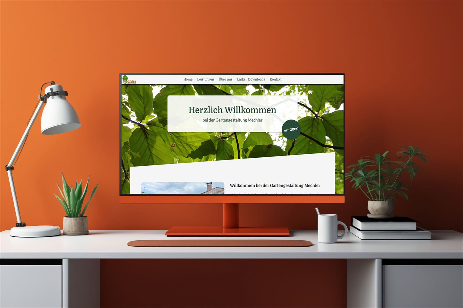 Computer mit Galabau-Webseite auf dem Bildschirm